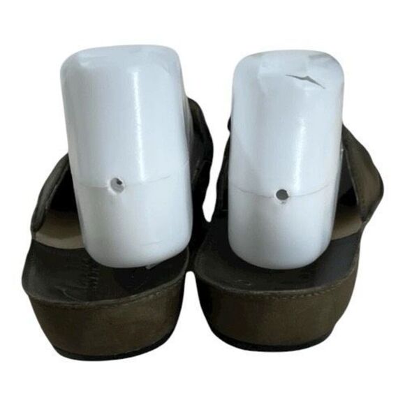 Clarks Olive Green Leather Embroidered Mules Slides Casual Shoes Women Size 9M - Picture 7 of 12